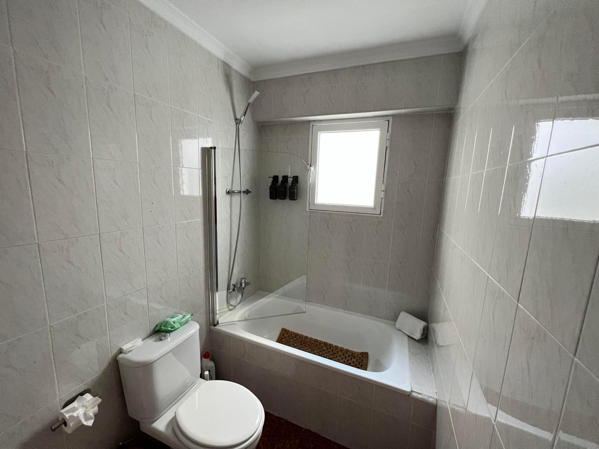 Gran Apartamento Con Parking Gratis Centro De Malaga Exterior photo